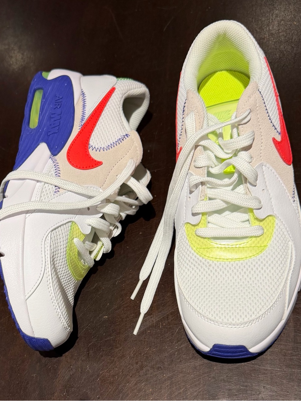 Nike Air Max Excee AMD GS White Bright Crimson Volt Size 6.5Y Women’s 8 EU39